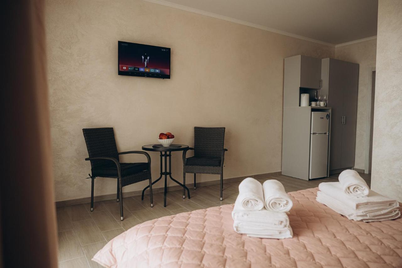 Три Слона Hotel Zatoka Exterior foto