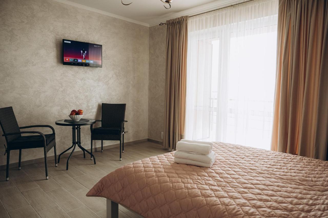 Три Слона Hotel Zatoka Exterior foto
