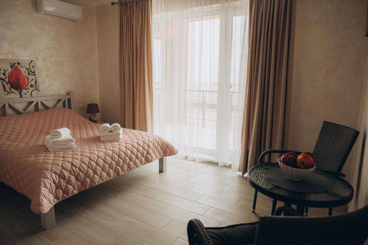 Три Слона Hotel Zatoka Exterior foto