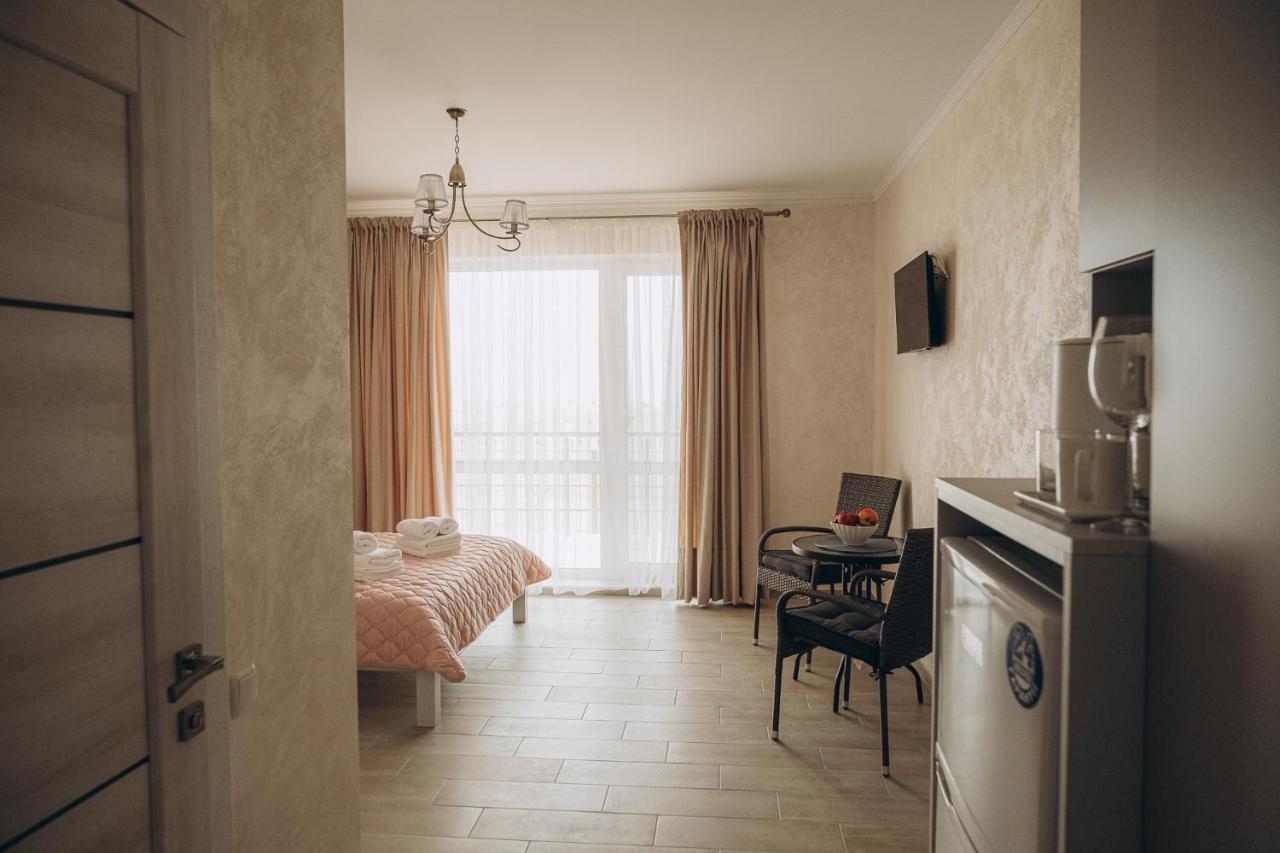 Три Слона Hotel Zatoka Exterior foto