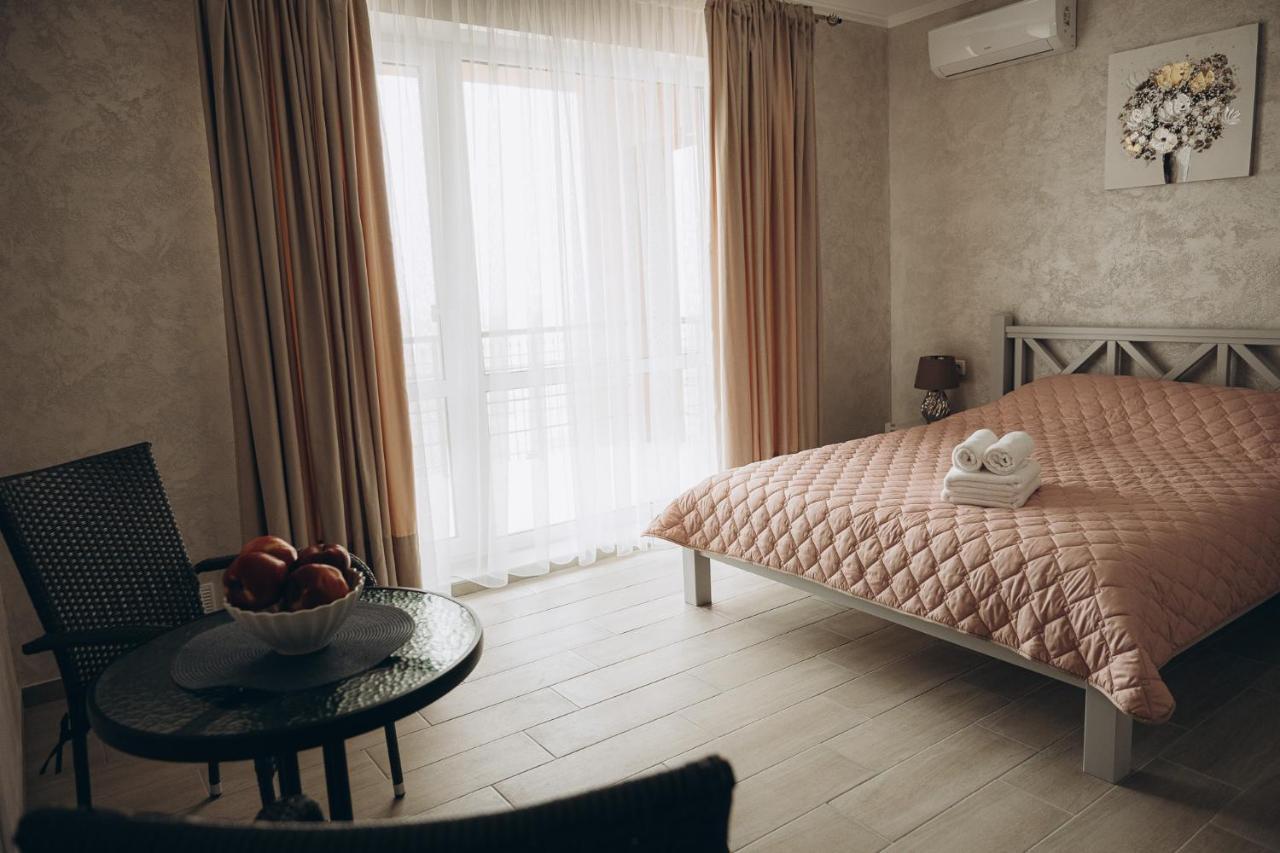 Три Слона Hotel Zatoka Exterior foto