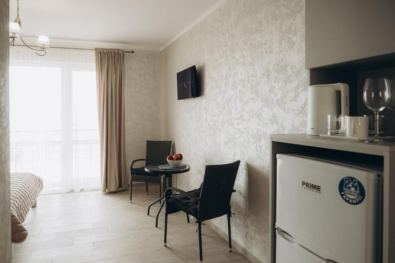 Три Слона Hotel Zatoka Exterior foto