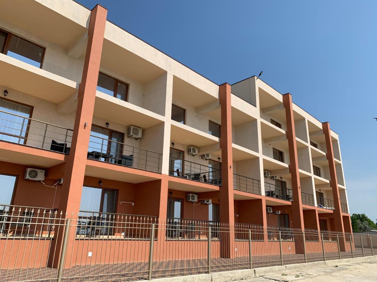 Три Слона Hotel Zatoka Exterior foto