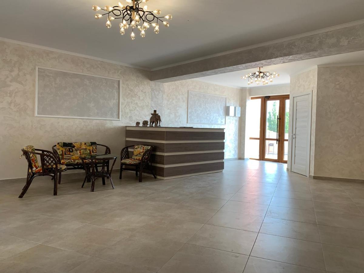 Три Слона Hotel Zatoka Exterior foto