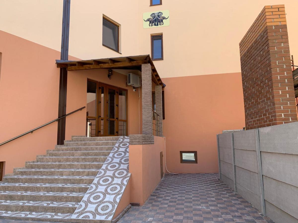 Три Слона Hotel Zatoka Exterior foto